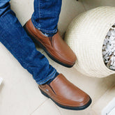 James - Zapato Casual Whisky en Piel de Venado con Borrego y Elásticos En Empeine Jarking